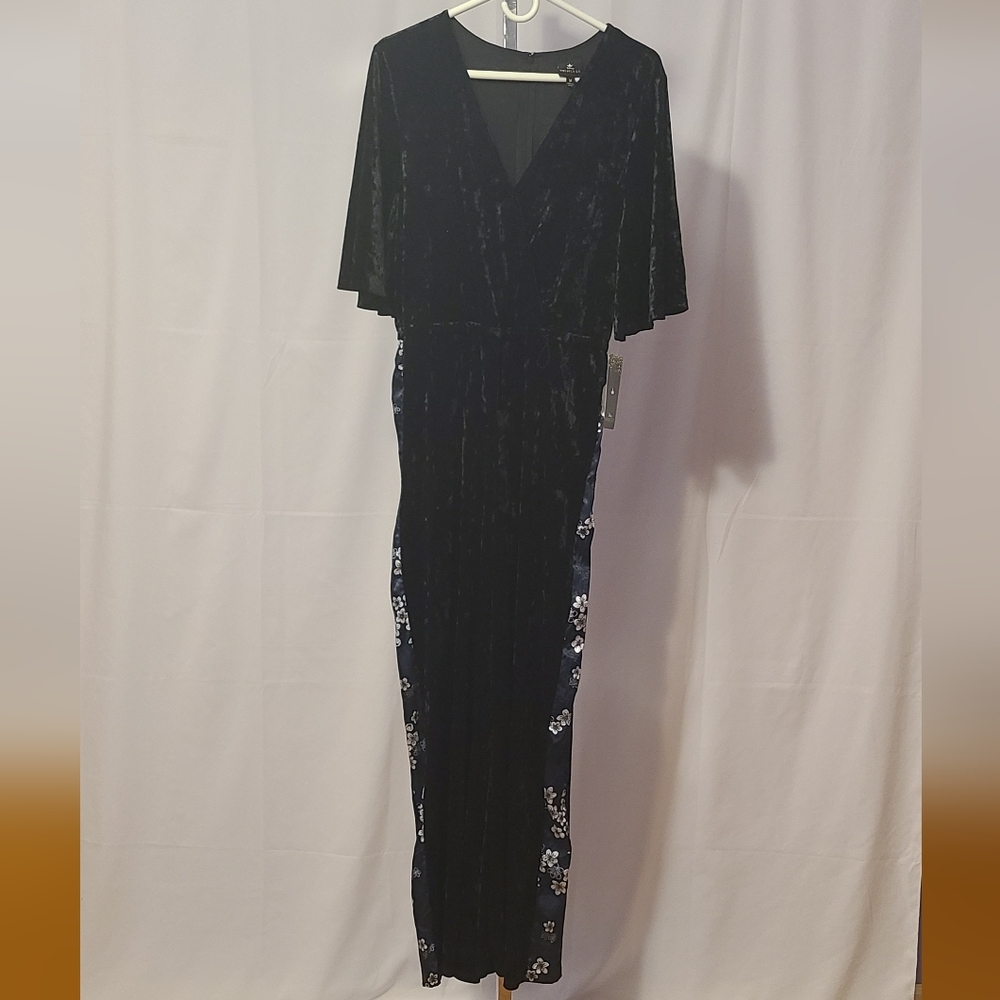 Disney Princess Black Jumpsuit Floral Print Down The Pant Leg Navy White Flowers
